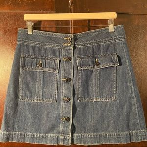 Gap, Denim Button Skirt with Pockets, size 31